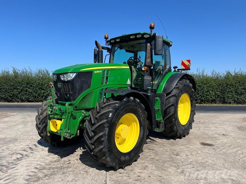 John Deere 6250R Traktoriai