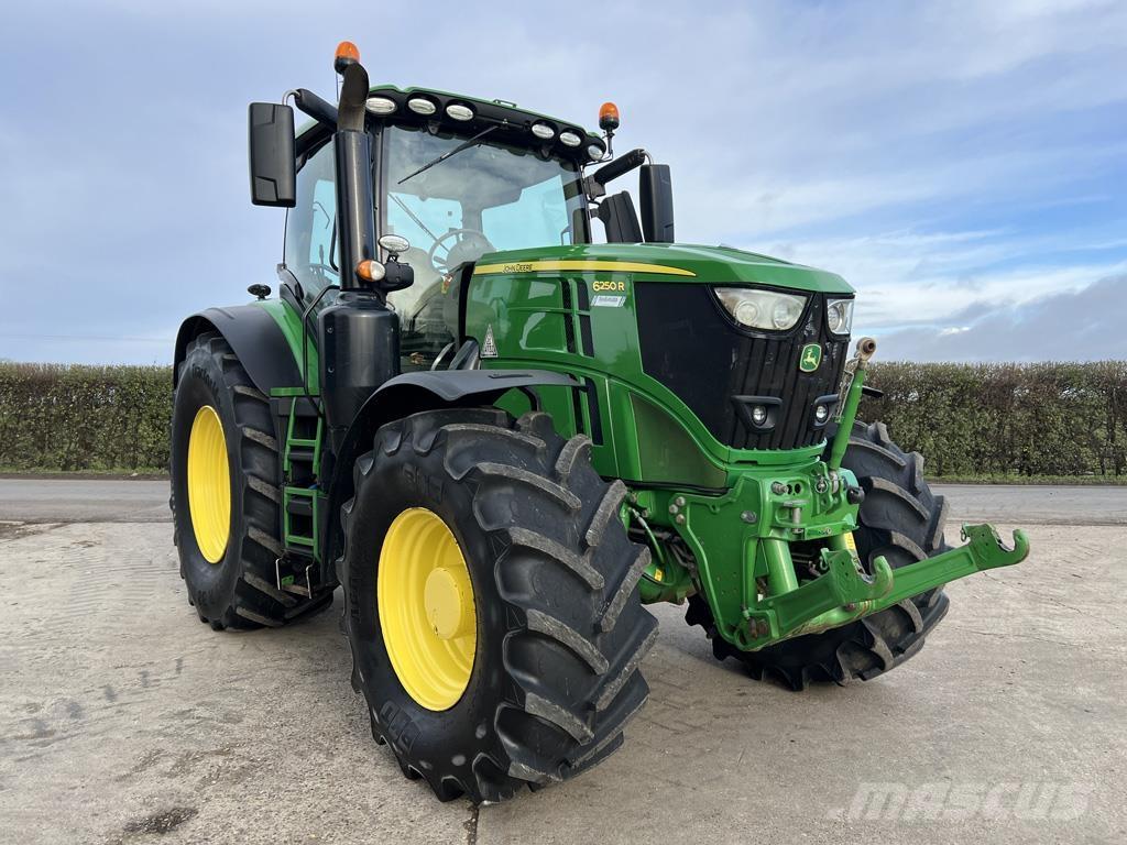 John Deere 6250R Traktoriai