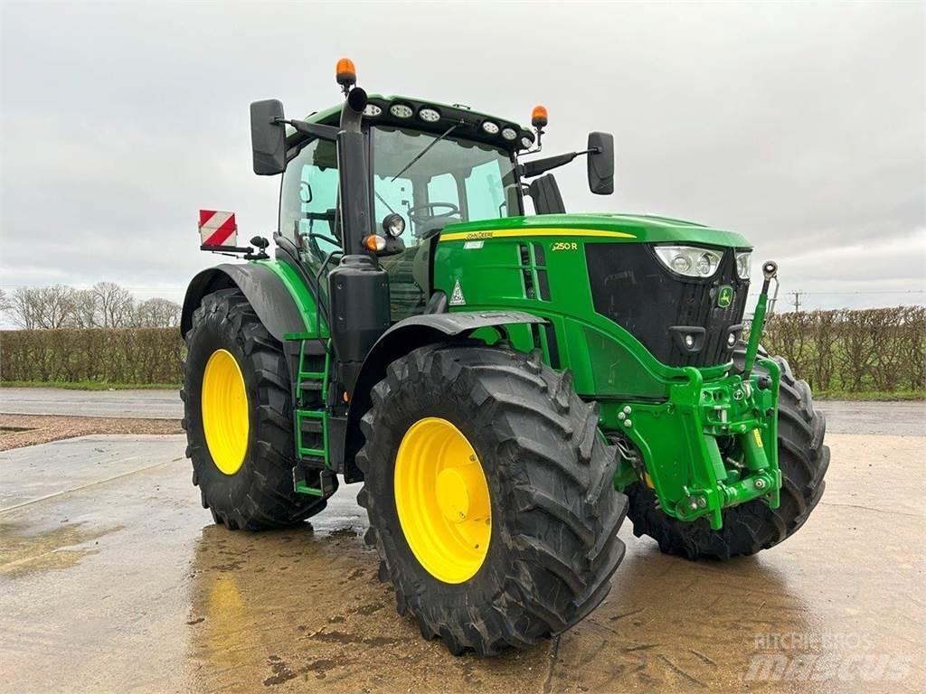 John Deere 6250R Traktoriai
