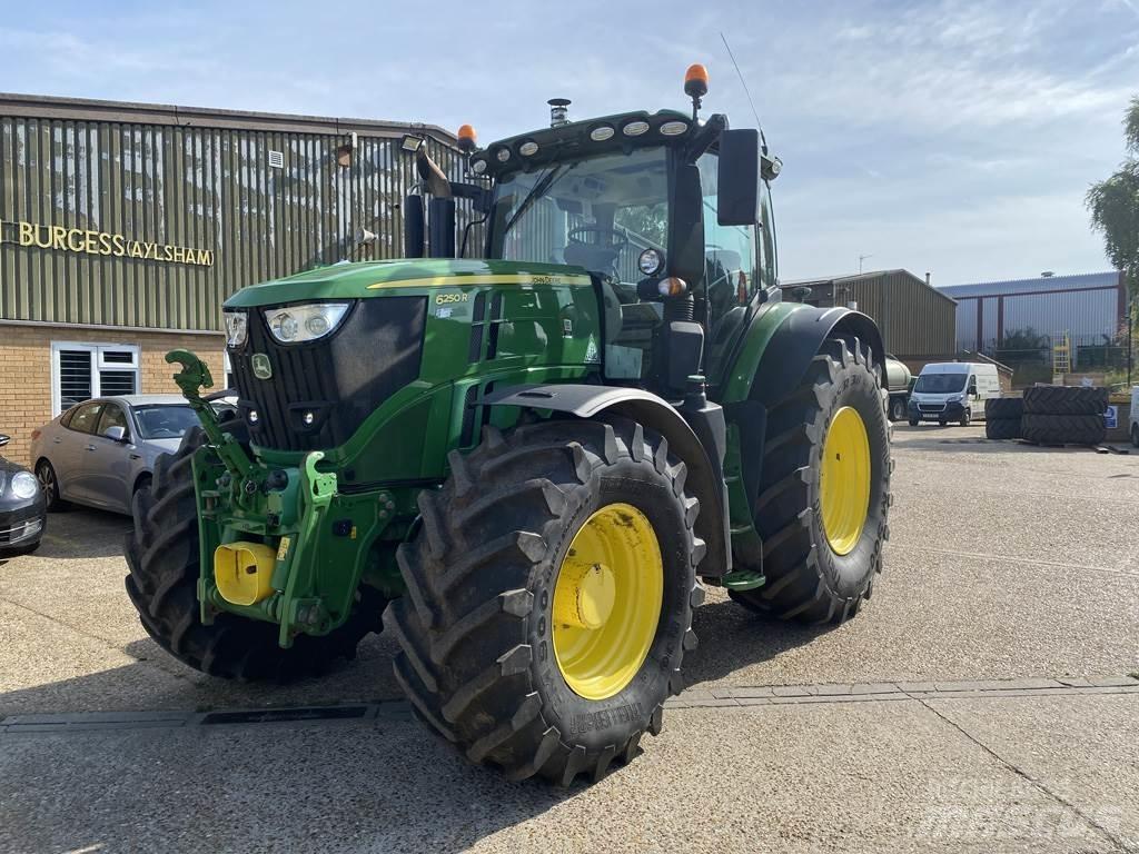 John Deere 6250R Traktoriai