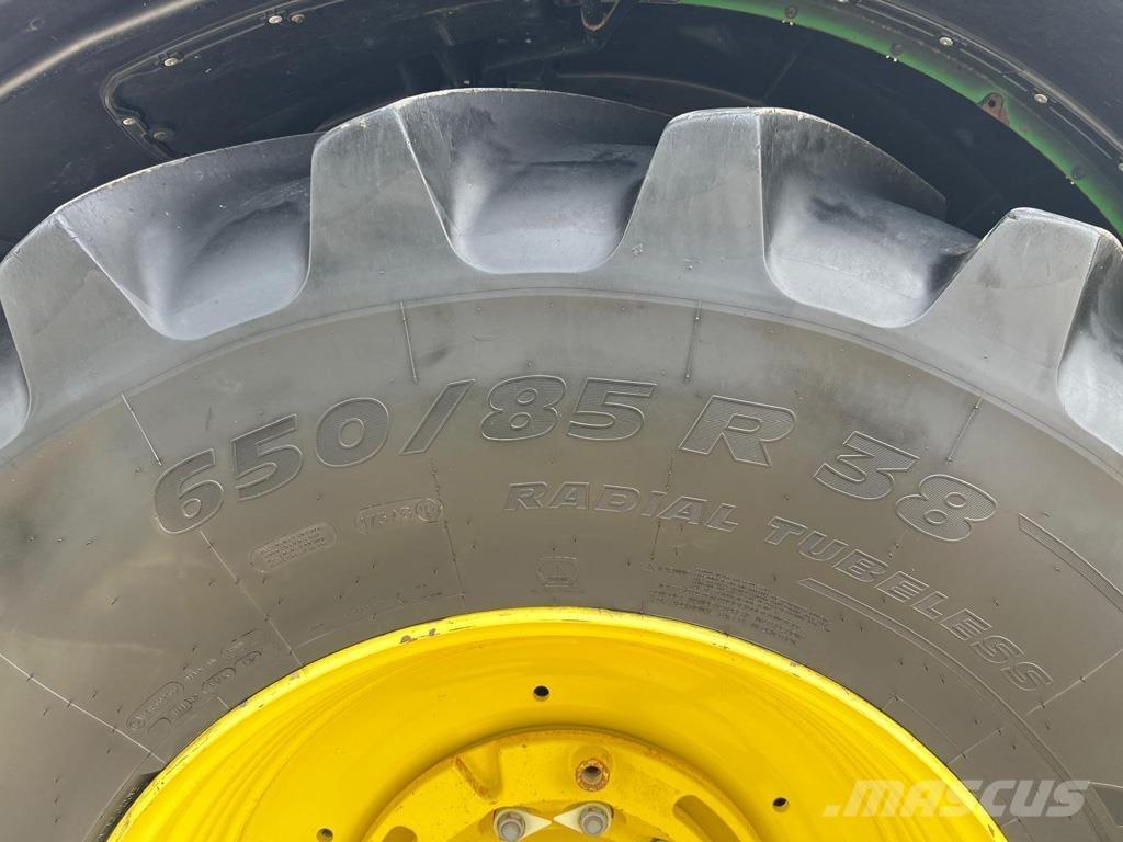 John Deere 6250R Traktoriai