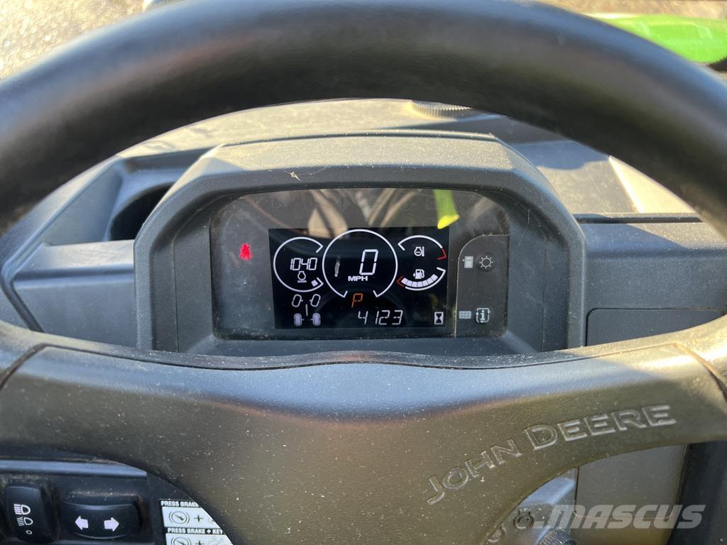 John Deere 865M Visureigiai