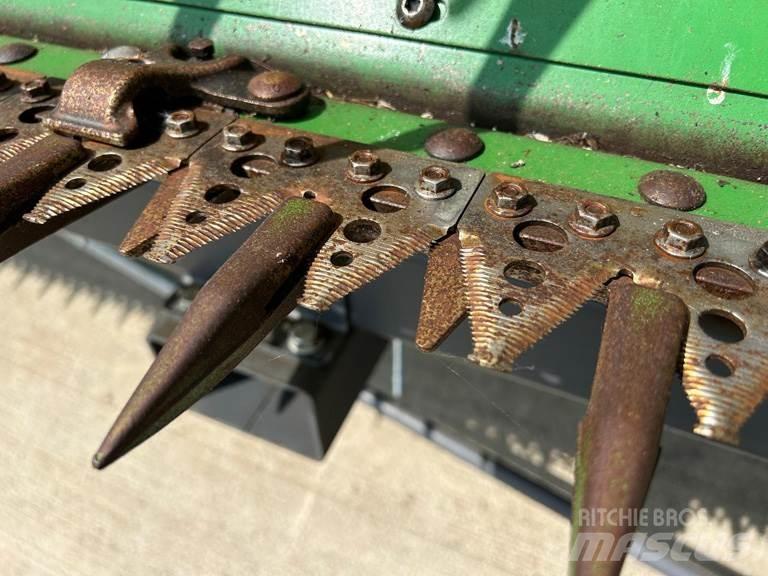 John Deere T670 Derliaus nuėmimo kombainai