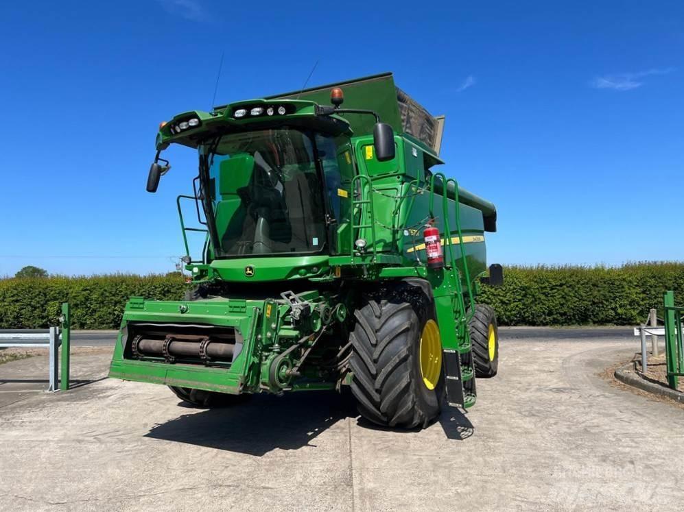 John Deere T670HM Derliaus nuėmimo kombainai