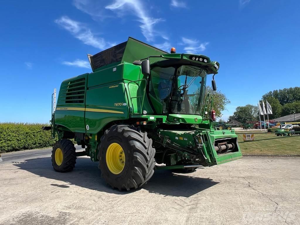 John Deere T670HM Derliaus nuėmimo kombainai