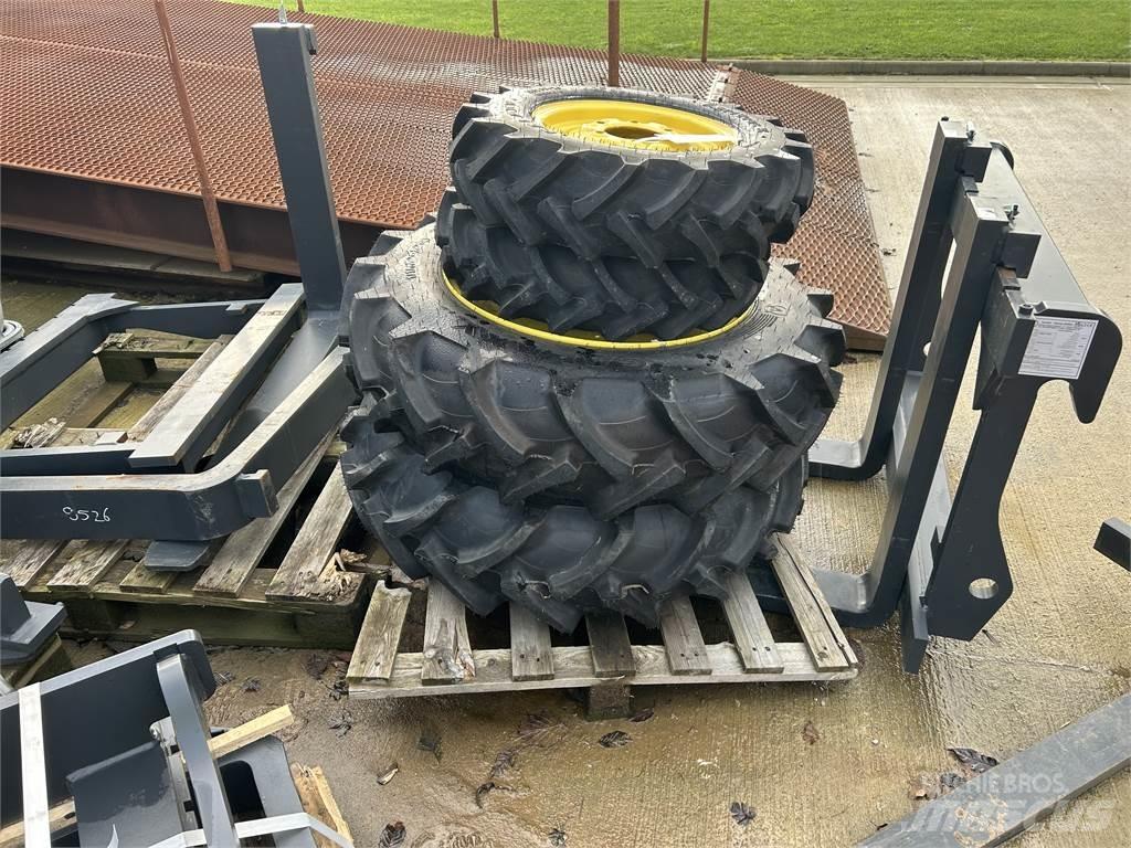 John Deere TYRES Žemės ūkis - Kita