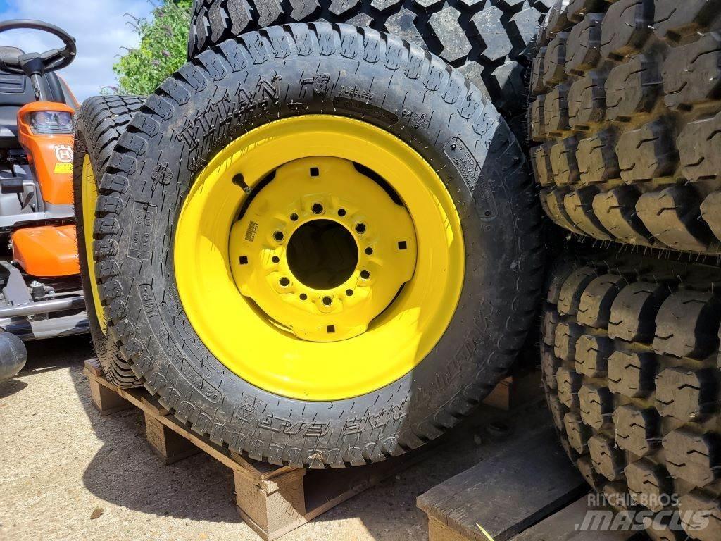 John Deere WHEELS Naudoti kompaktiški traktoriai