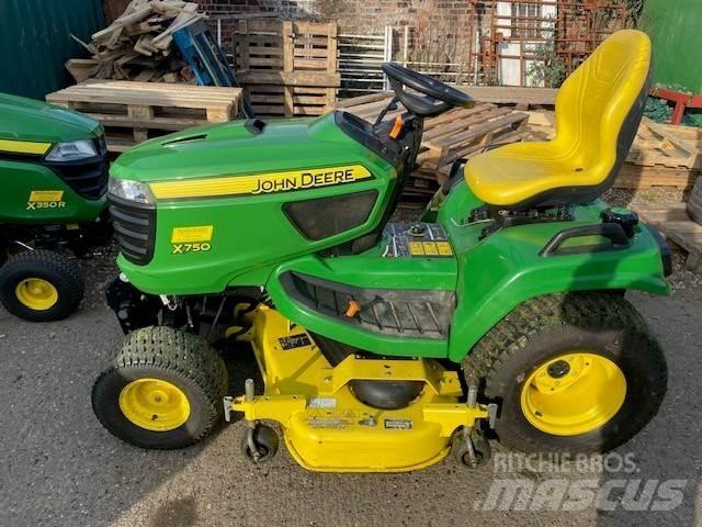 John Deere X750 Traktoriai