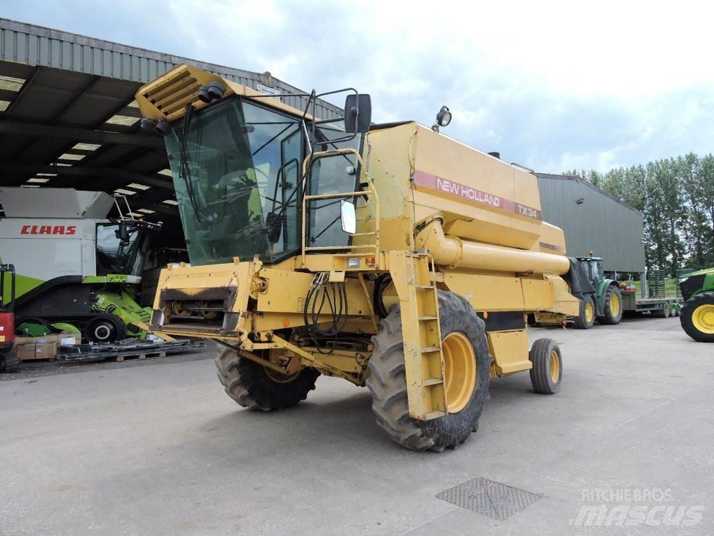 New Holland TX34 Derliaus nuėmimo kombainai