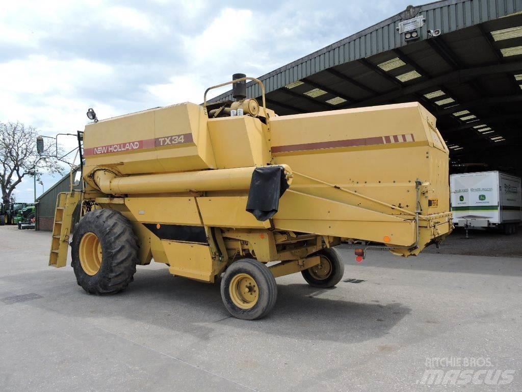 New Holland TX34 Derliaus nuėmimo kombainai