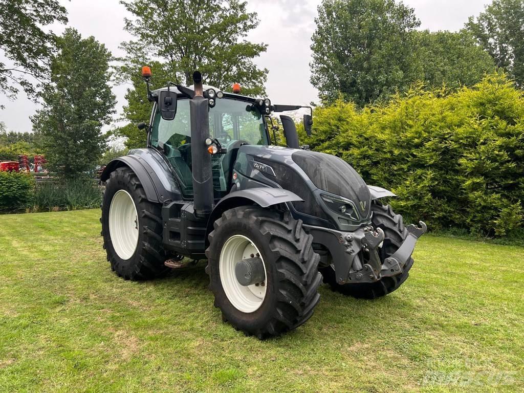Valtra T234 Traktoriai