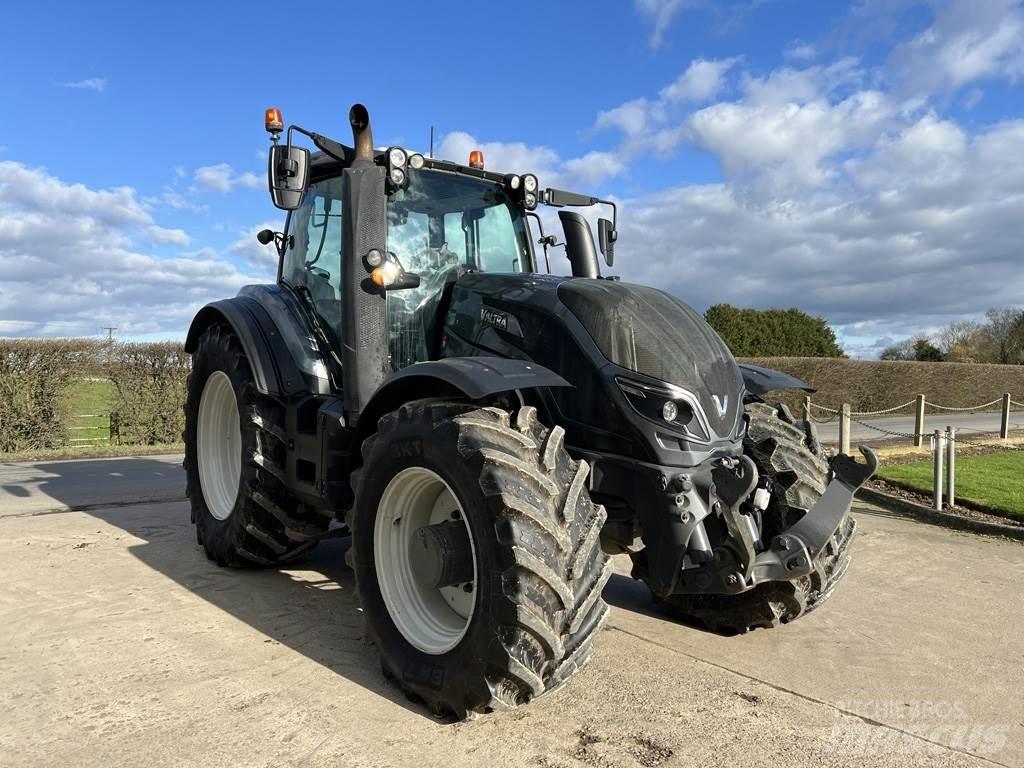 Valtra T234 Traktoriai