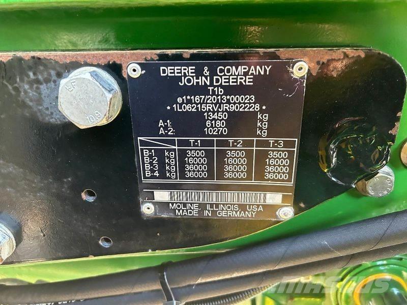 John Deere 6215R Traktoriai