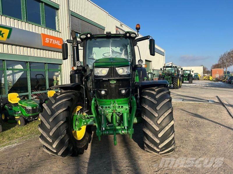 John Deere 6215R Traktoriai