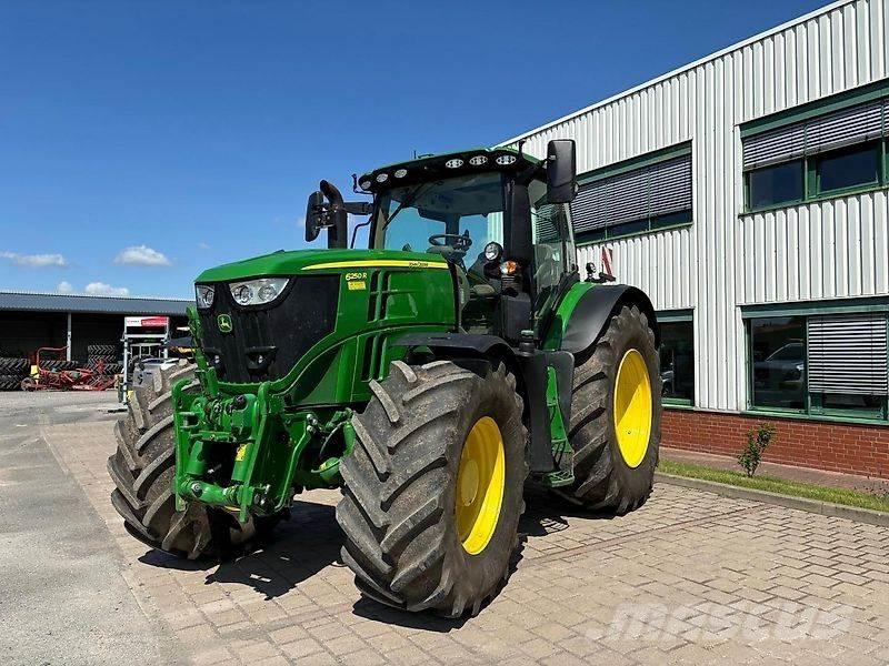 John Deere 6250R Traktoriai