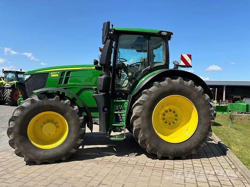 John Deere 6250R Traktoriai