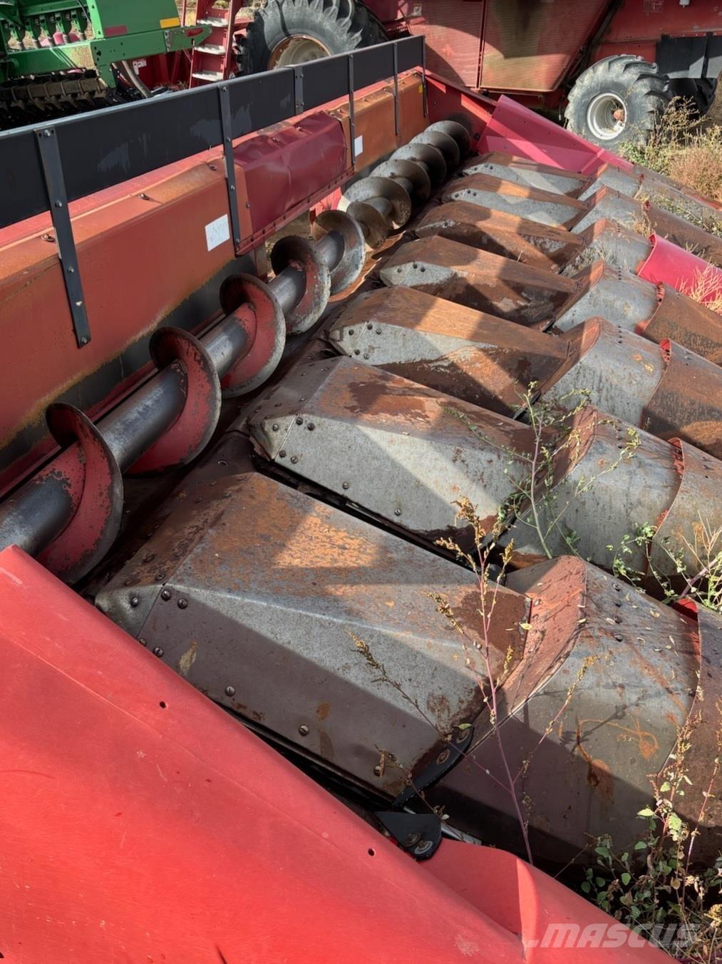 Case IH 1083 Derliaus nuėmimo kombainai