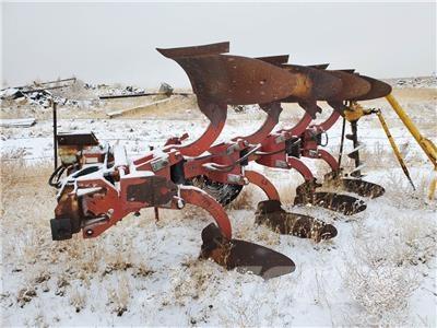 Case IH 145 Standartiniai plūgai