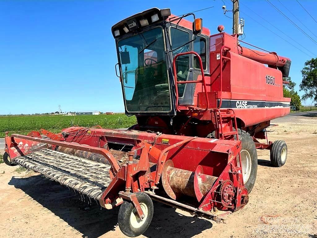 Case IH 1660 Derliaus nuėmimo kombainai