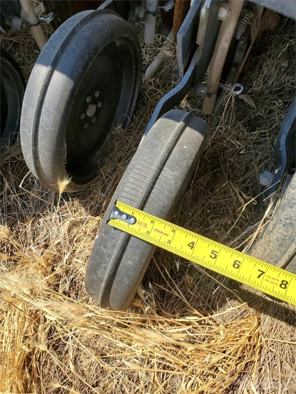Case IH 5400 Kita sėjamoji technika ir jų priedai