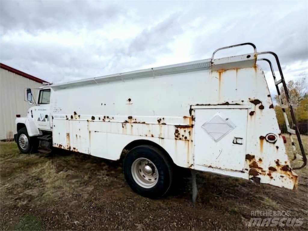 Ford LN8000 Kita