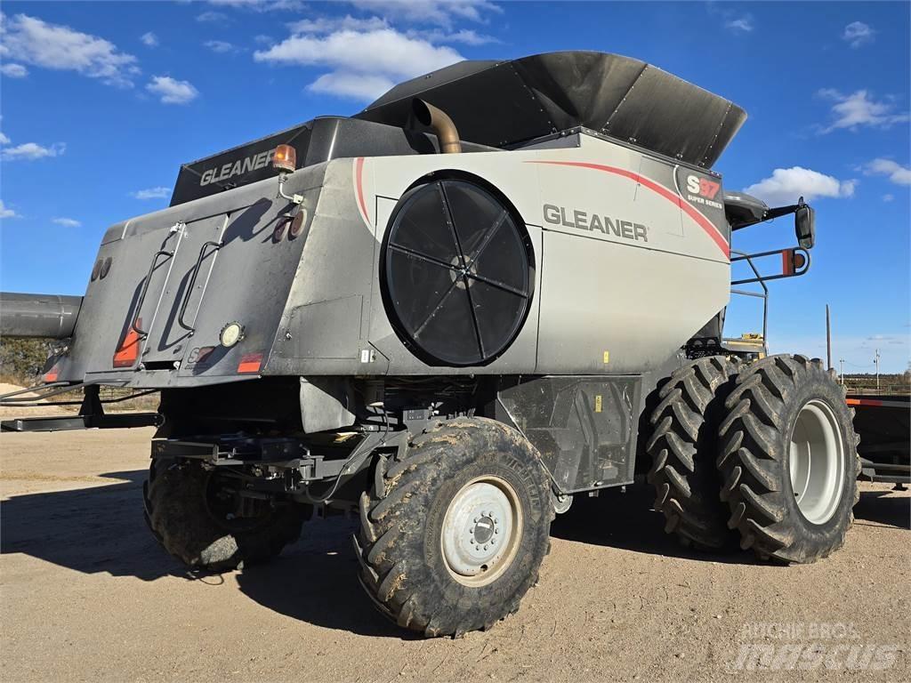 Gleaner S97 Derliaus nuėmimo kombainai