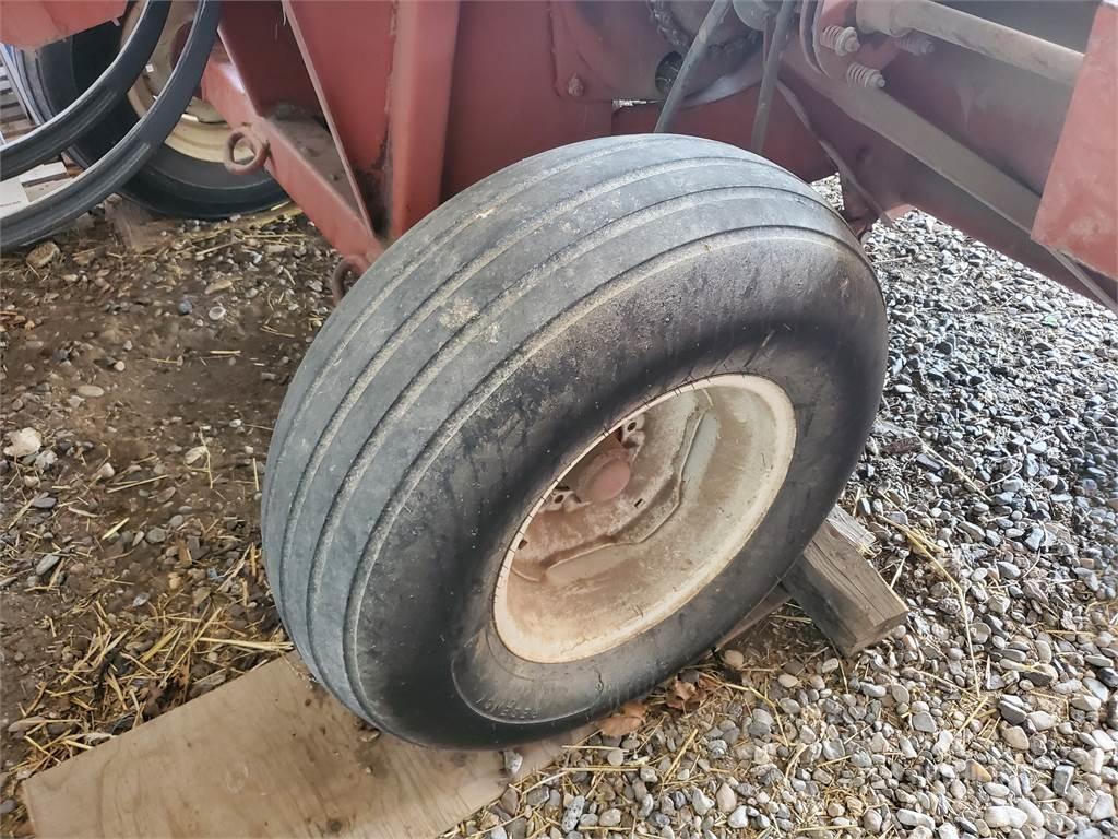 Hesston 4650 Ritinių presai