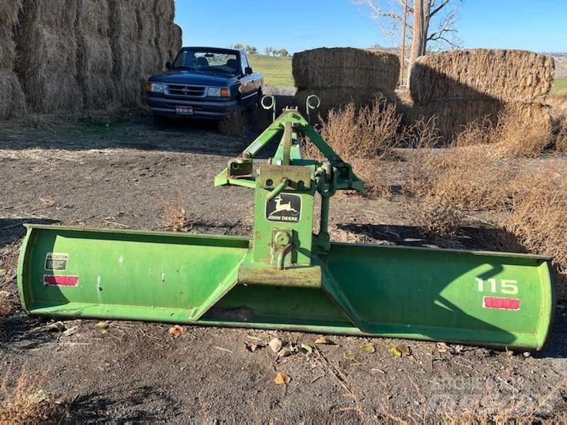 John Deere  Sunkiosios lauko akėčios