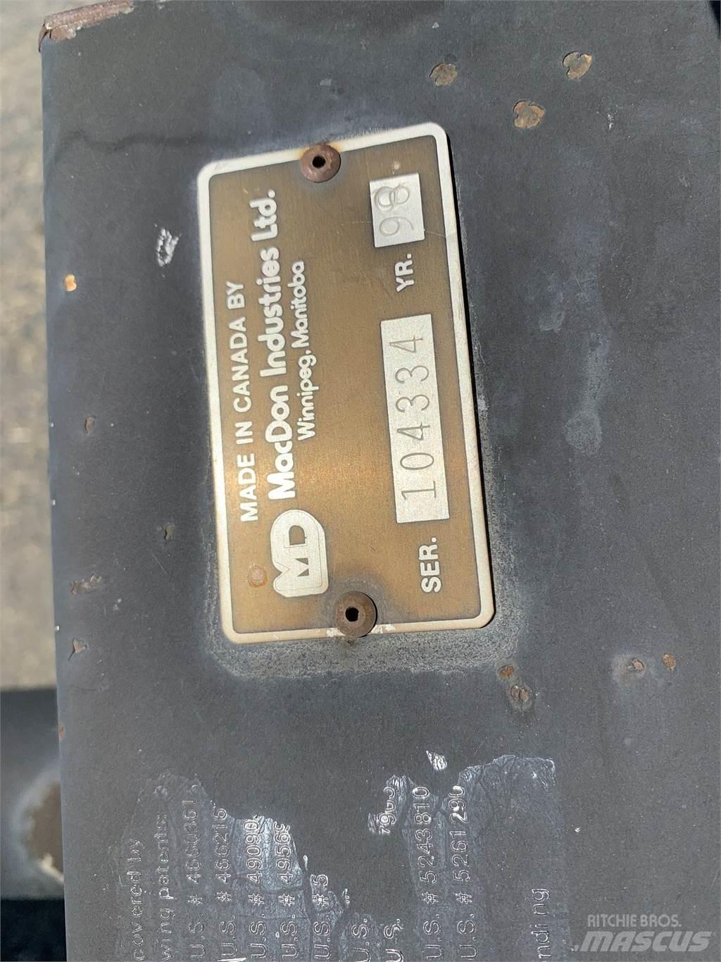 MacDon 942 14' Pradalges formuojantys padargai