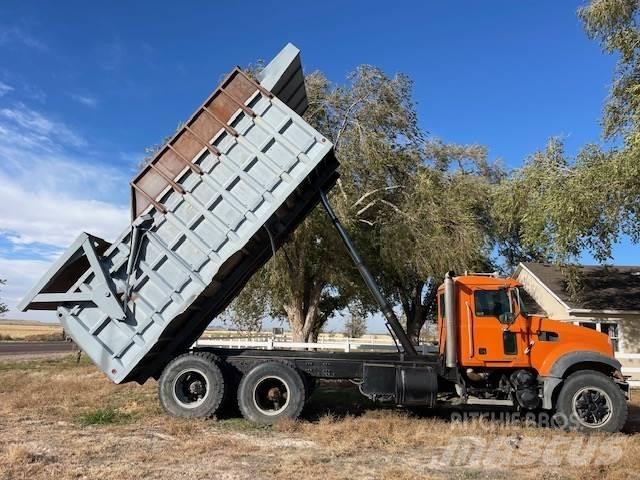 Mack GU713 Kita