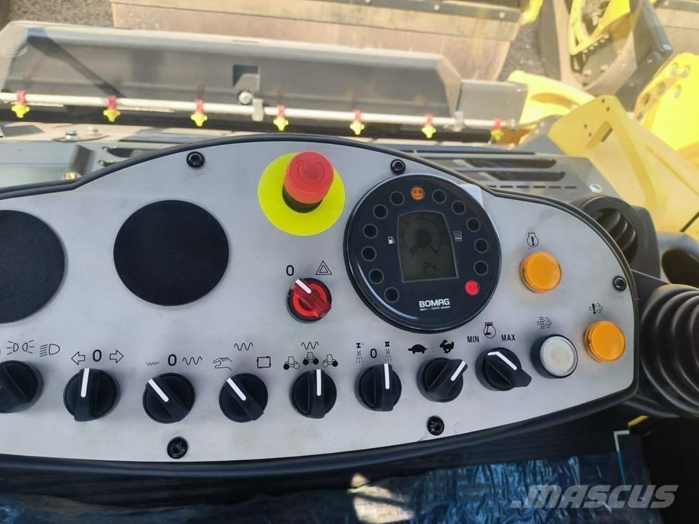 Bomag BW 203 AD-4 Porinių būgnų volai