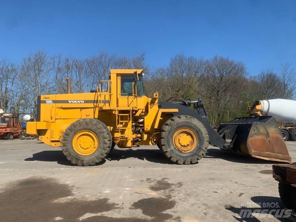 Volvo L330C Naudoti ratiniai krautuvai