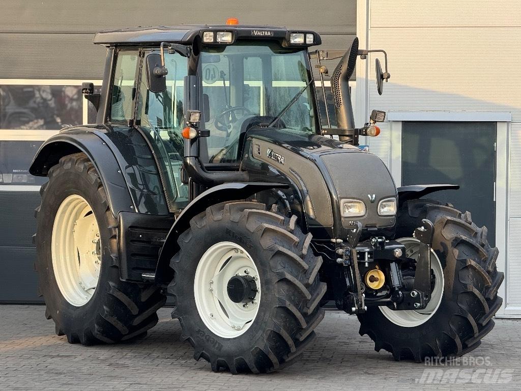 Valtra N 122 V Traktoriai