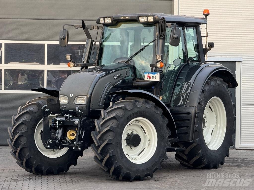 Valtra N 122 V Traktoriai