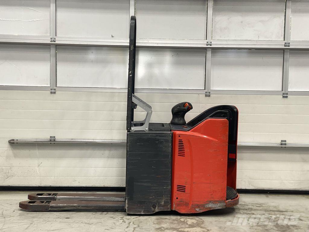 Linde T20SP Žemų aukščių keltuvai su platforma