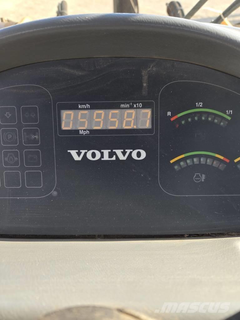Volvo L 40 B TP Naudoti ratiniai krautuvai
