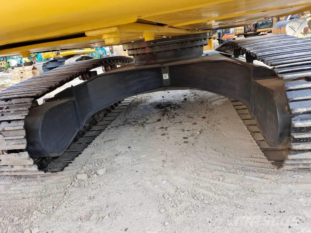 Komatsu PC 220-8 Vikšriniai ekskavatoriai