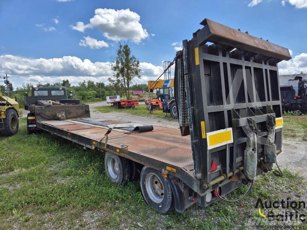  HMK 1378 Tentinės puspriekabės