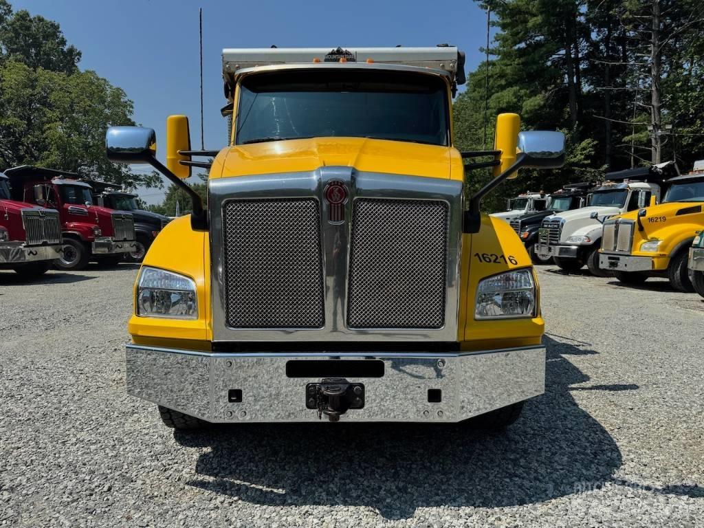 Kenworth T 880 Savivarčių priekabų vilkikai