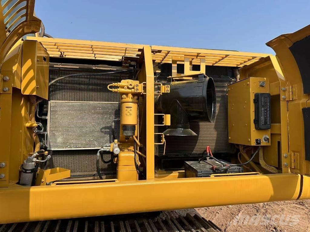 CAT 325CL Vikšriniai ekskavatoriai