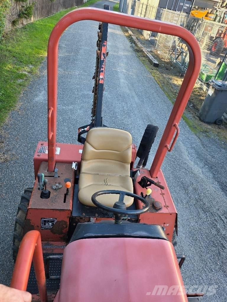 Ditch Witch RT 40 Tranšėjų ekskavatoriai