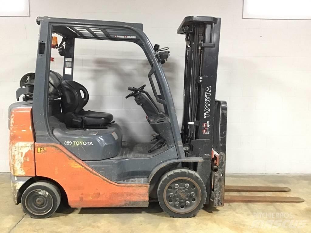 Toyota FGCU25 Šakiniai krautuvai - Kita