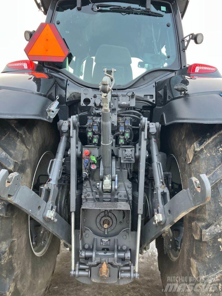 Valtra Q305 Traktoriai