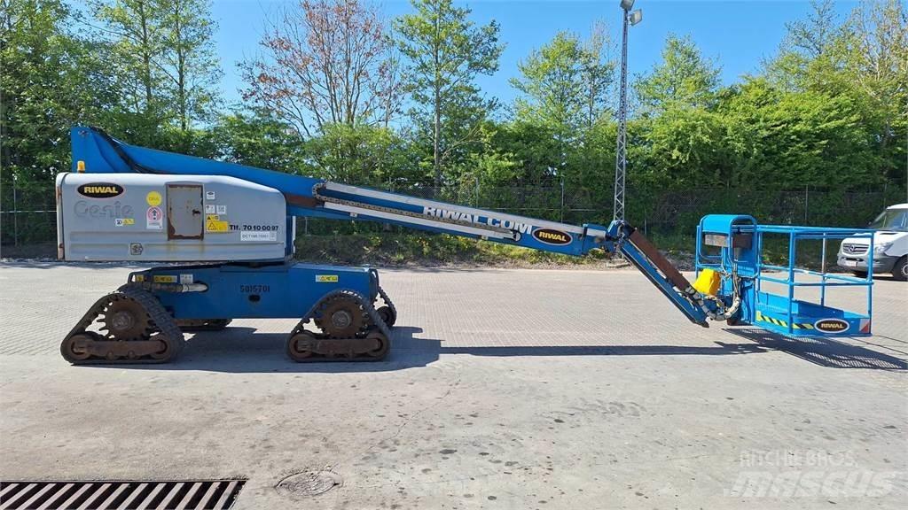 Genie S45TRAXG Kiti keltuvai ir platformos