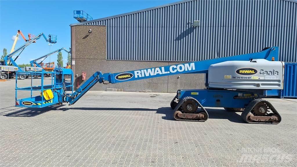 Genie S45TRAXG Kiti keltuvai ir platformos