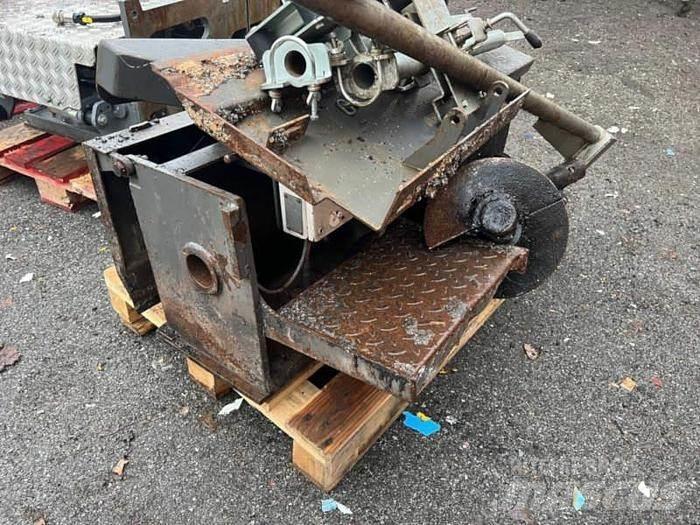 Volvo ABG2820 Asfalto klotuvai