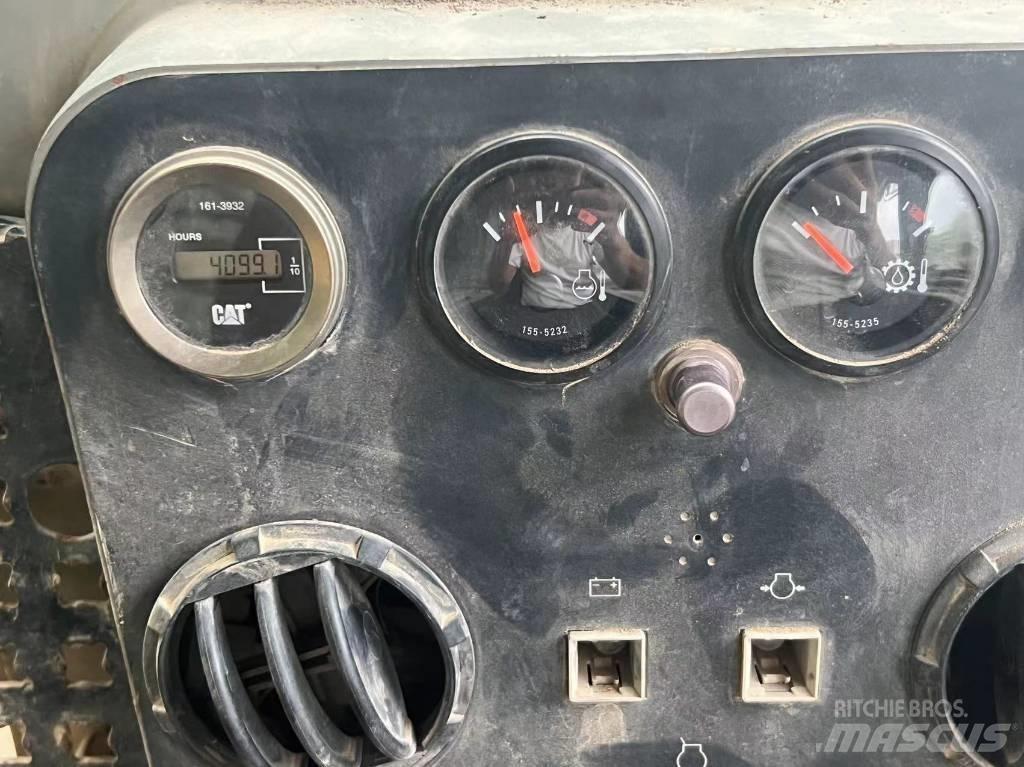 CAT D 7 G 2 Vikšriniai buldozeriai
