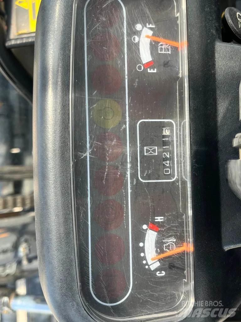 CAT DP70 Dyzeliniai krautuvai