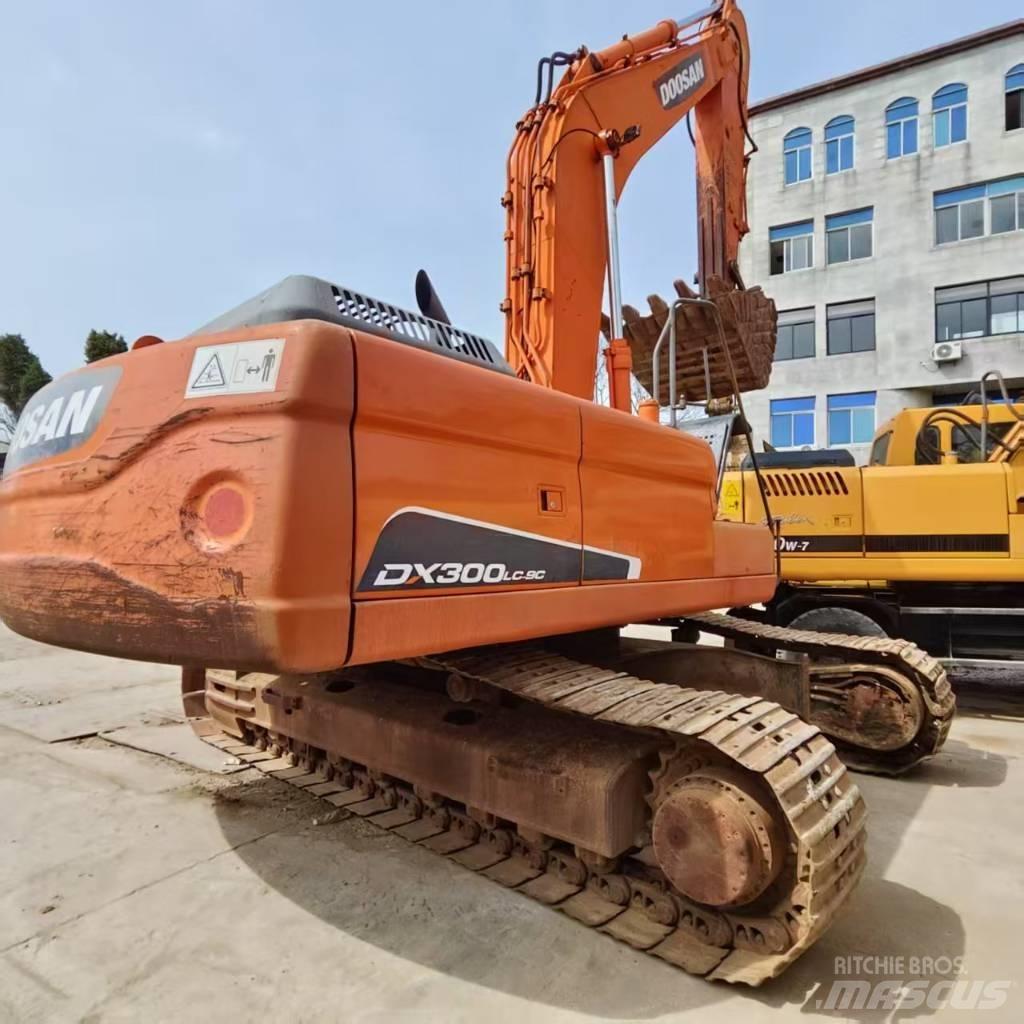 Doosan DX 300 Vikšriniai ekskavatoriai