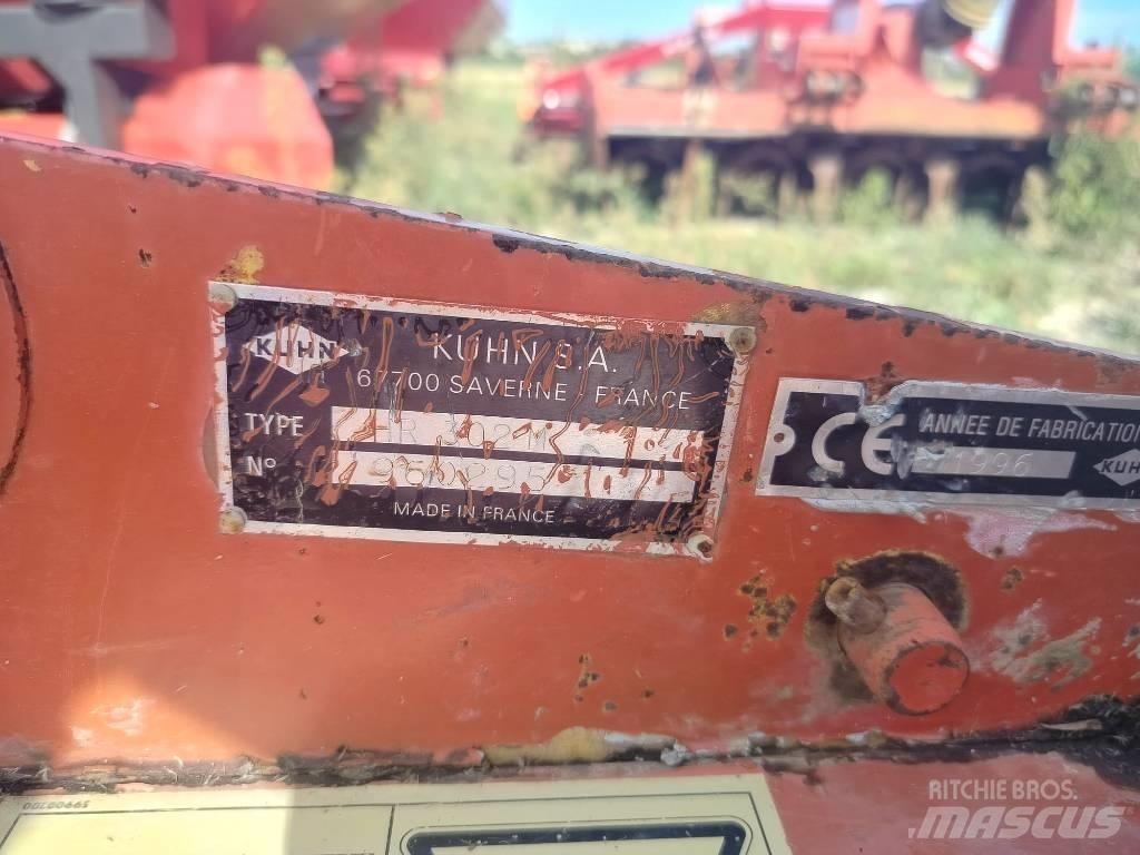 Kuhn HR 302 Akėčios